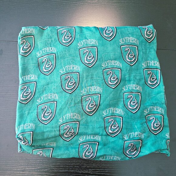 3/$15 Harry potter green slytherin scarf - Picture 1 of 3